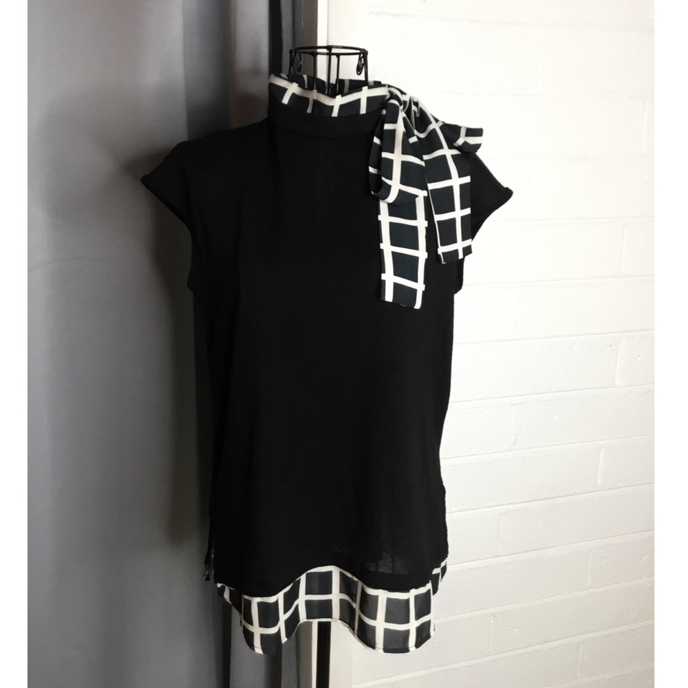 New York & Company super cute black and white top